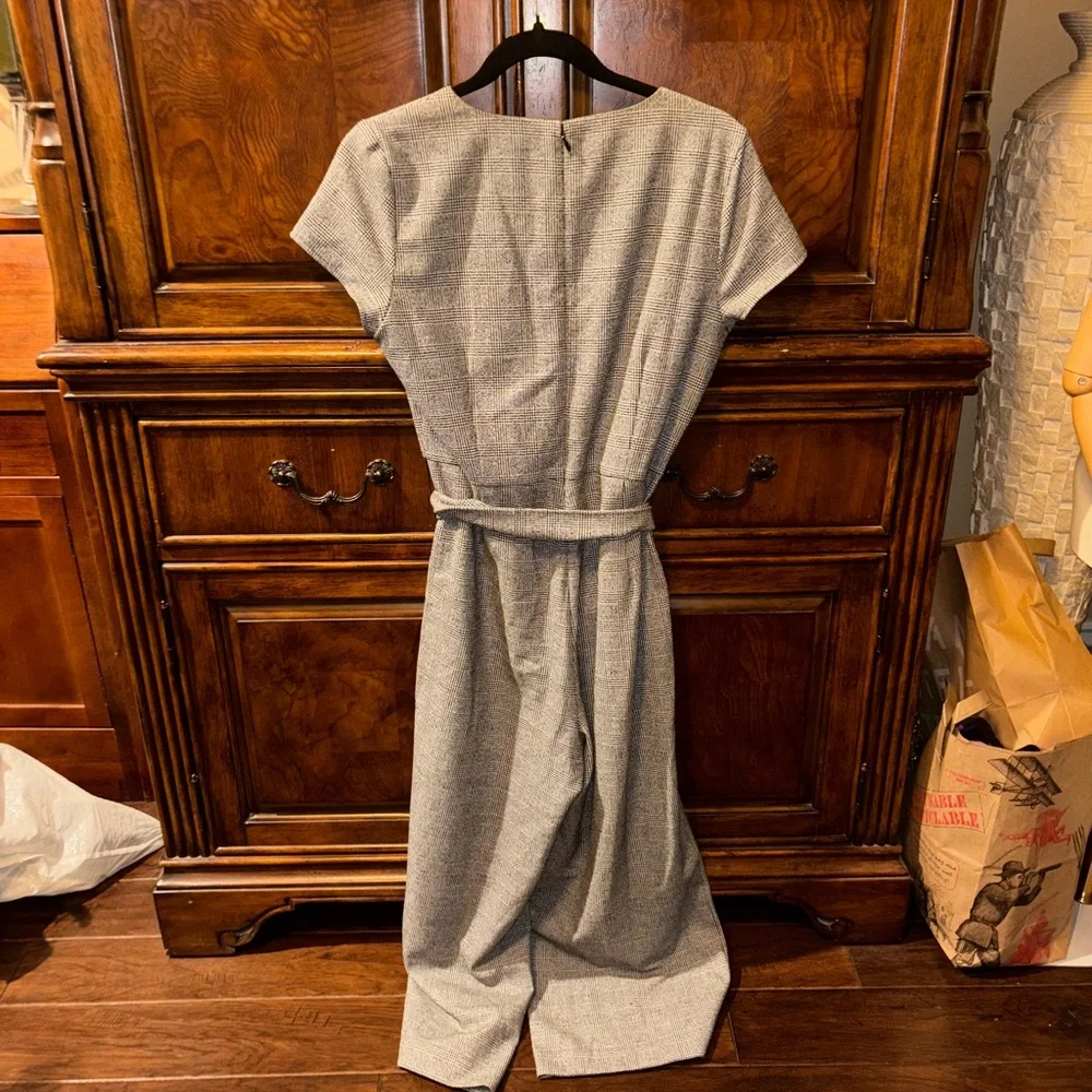 Ann Taylor Black and White Patterned Jumpsuit with Belt Size 4 - Picture 5 of 5